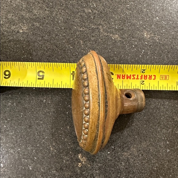 ANTIQUE BRASS OVAL DOOR KNOB WITH BEADING - Picture 10 of 10